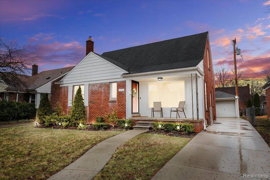 Dearborn Heights, MI 48127,8156 GRAYFIELD Street