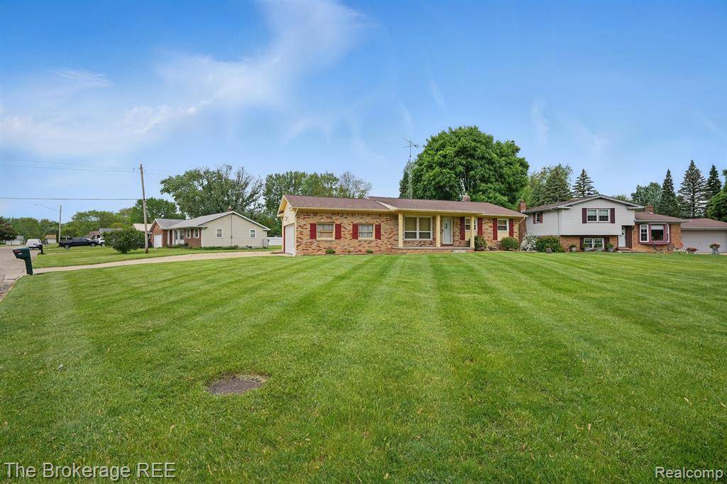 Flint Twp, MI 48507,1451 PEACHWOOD Drive