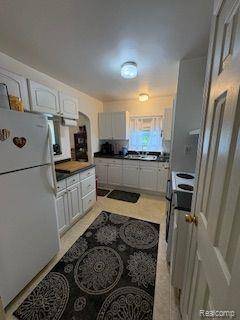 Melvindale, MI 48122,18598 HENRY Street