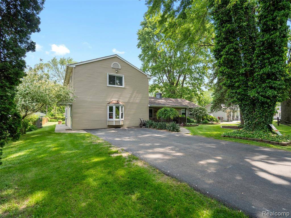 Clinton Twp, MI 48036,21425 Ulrich Street