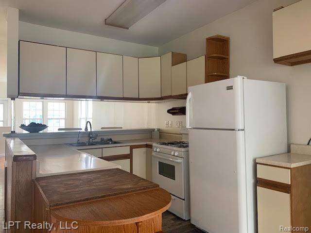 Hazel Park, MI 48030,33 E BERNHARD Avenue E