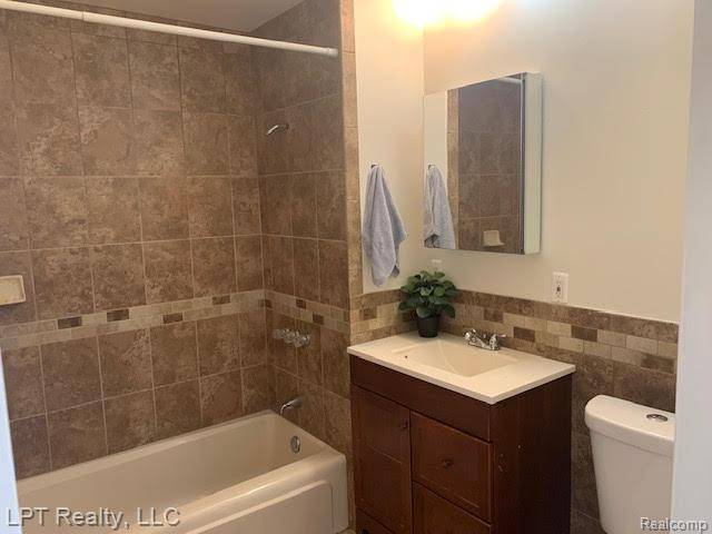 Hazel Park, MI 48030,33 E BERNHARD Avenue E
