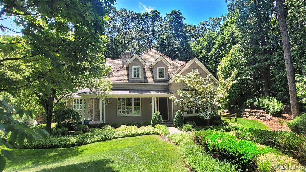 Bloomfield Hills, MI 48304,59 SCENIC OAKS Drive S