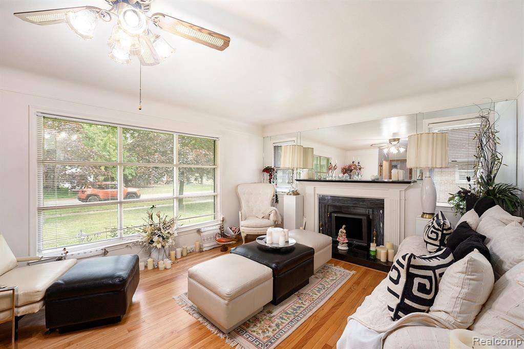 Redford Twp, MI 48239,15069 LENORE