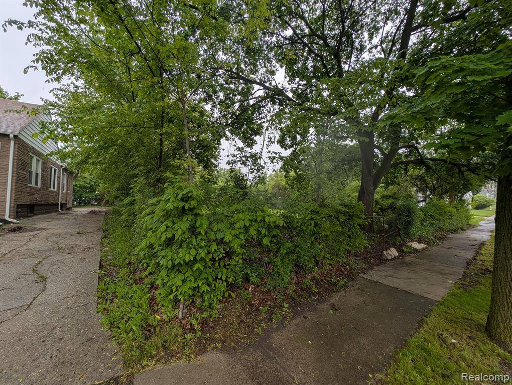 Pontiac, MI 48341,256-2 CEDARDALE Avenue