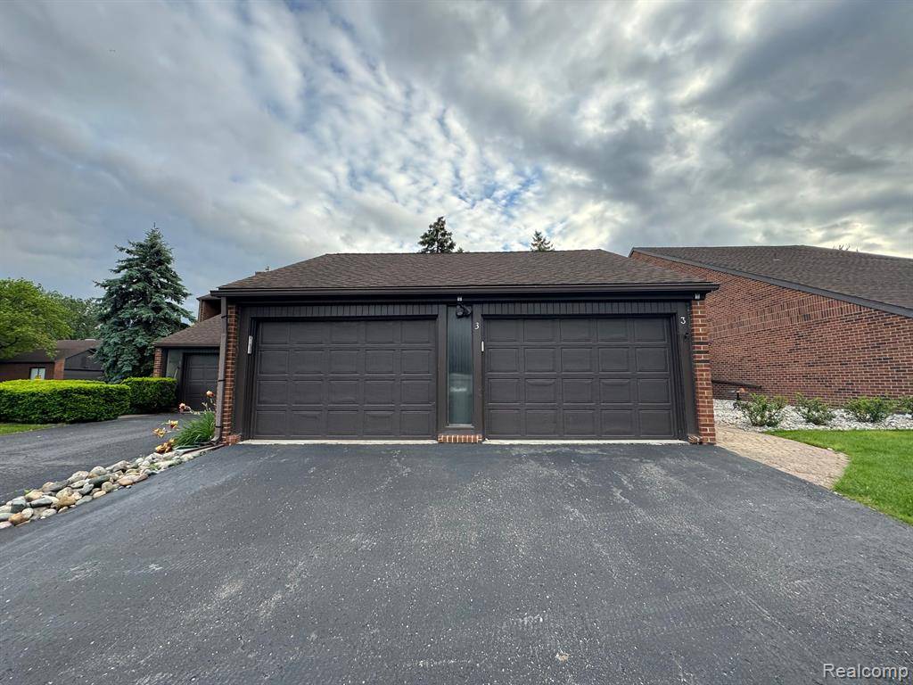 Dearborn, MI 48120,3 COLONY Lane