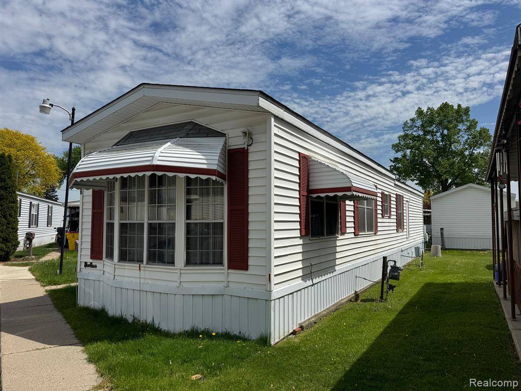 Dearborn Heights, MI 48127,32 3rd Street
