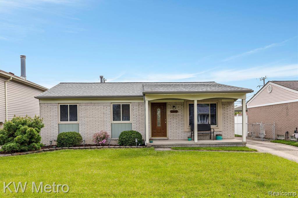Clinton Twp, MI 48035,23844 MANILA Street