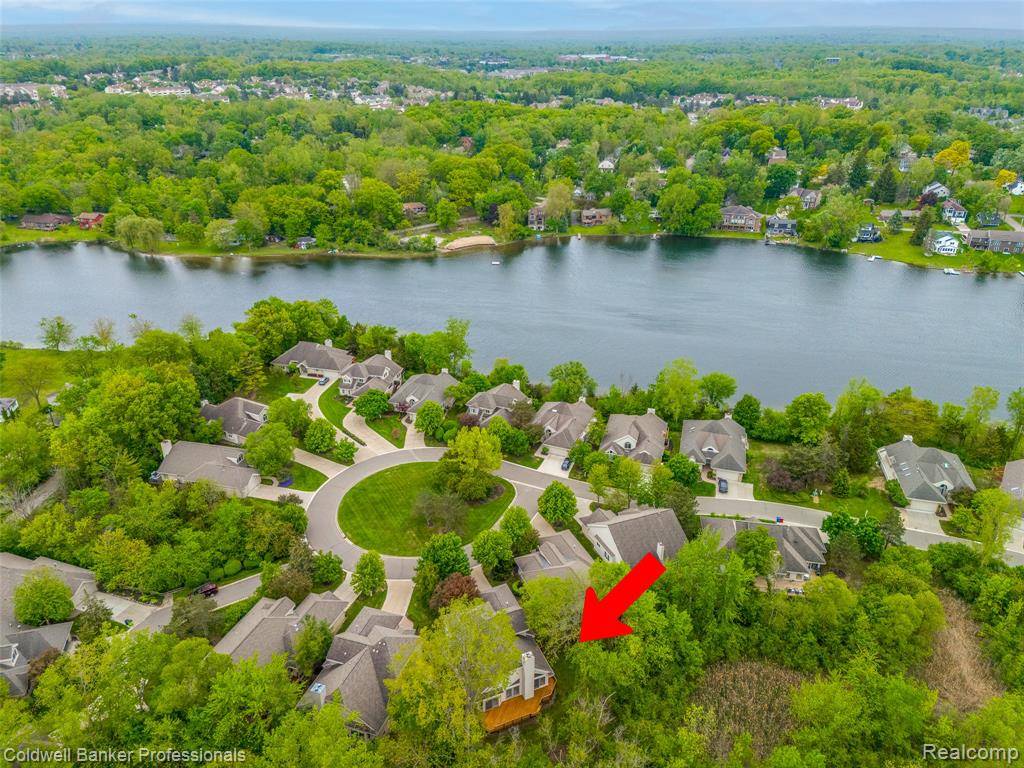 West Bloomfield Twp, MI 48322,6560 Pleasant Lake Court 11