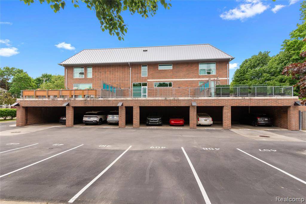 Plymouth, MI 48170,300 Hamilton Street 203