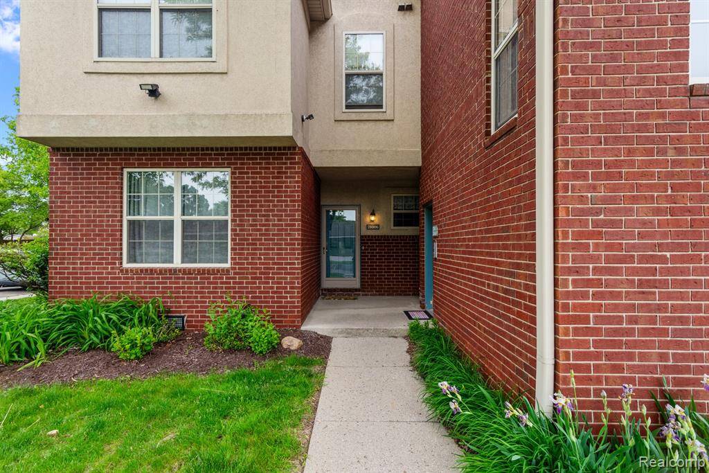 Livonia, MI 48154,28806 5 Mile Road