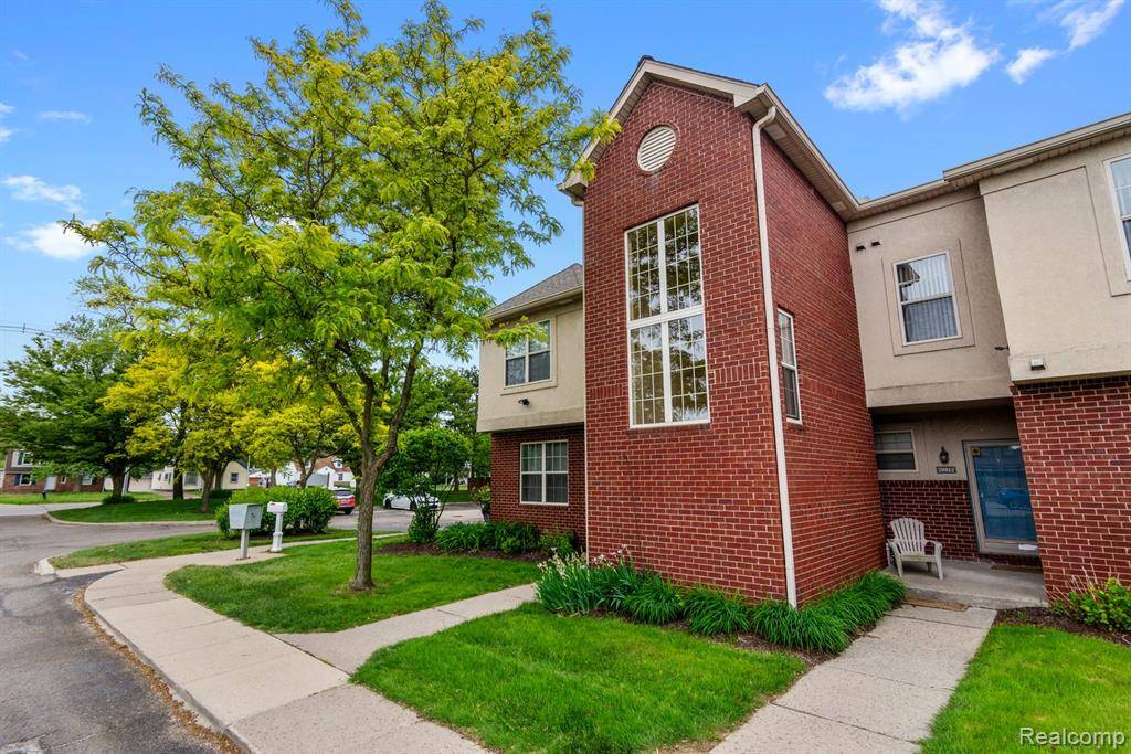 Livonia, MI 48154,28806 5 Mile Road