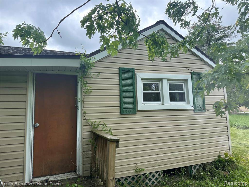 Port Huron Twp, MI 48060,4466 Dove Road