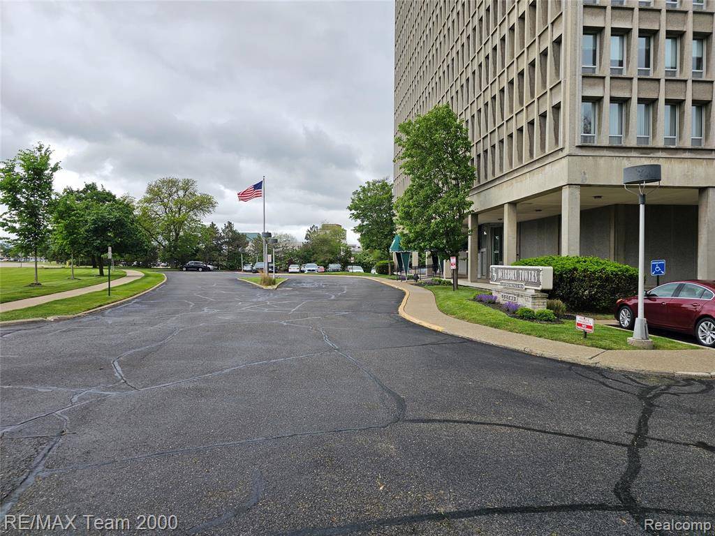 Dearborn, MI 48124,22700 Garrison Street 502