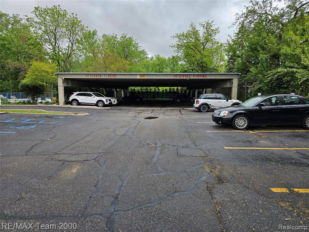 Dearborn, MI 48124,22700 Garrison Street 502