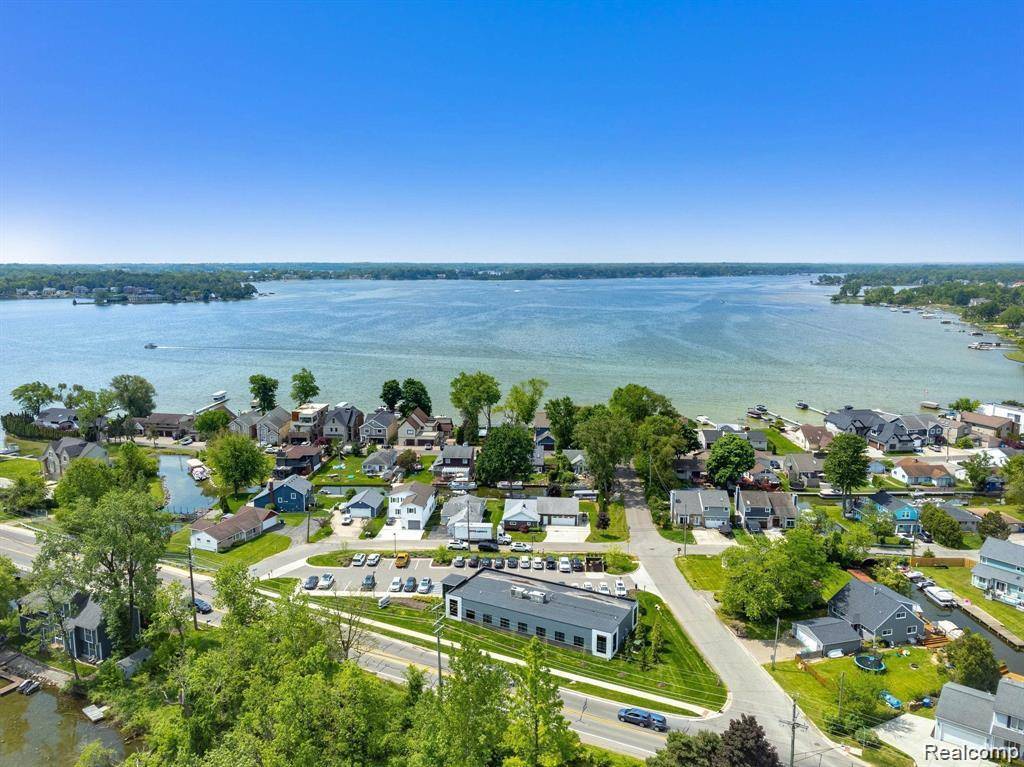 Waterford Twp, MI 48328,1466 Rossdale Drive