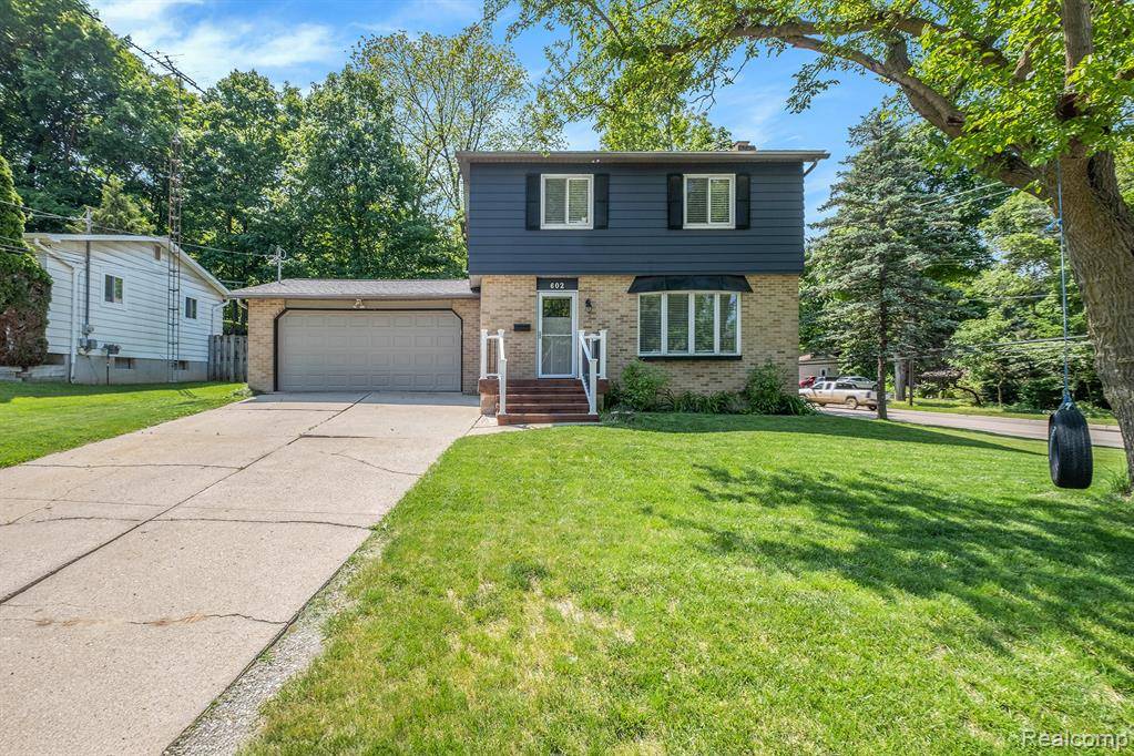 Fenton, MI 48430,602 Davis Street