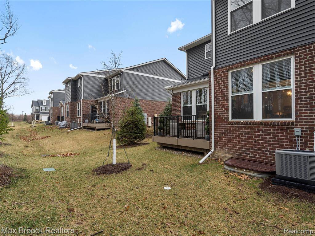 Rochester Hills, MI 48307,764 HUMMINGBIRD Drive