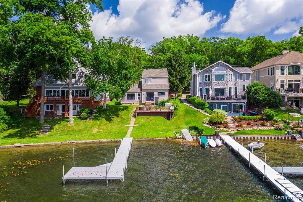 Commerce Twp, MI 48382,8605 EDGEWOOD PARK Drive