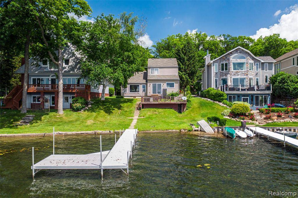 Commerce Twp, MI 48382,8605 EDGEWOOD PARK Drive