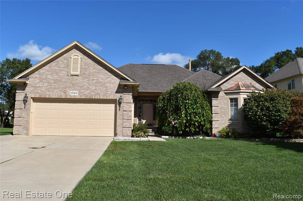 Rochester Hills, MI 48307,1935 S Shore Drive