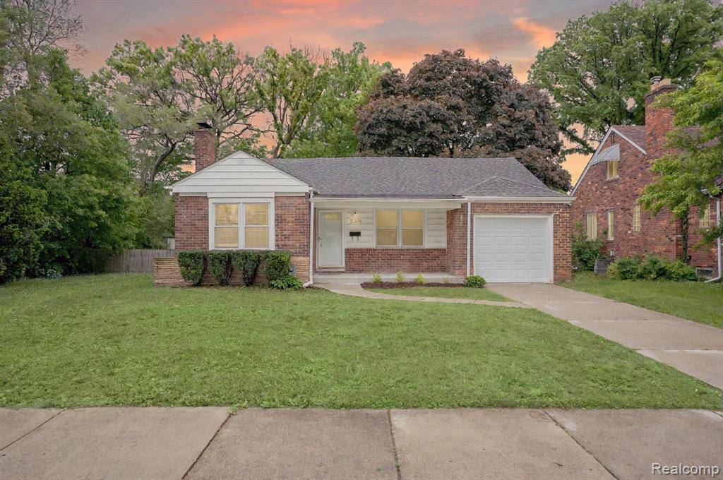 Grosse Pointe Woods, MI 48236,2368 ALLARD Avenue