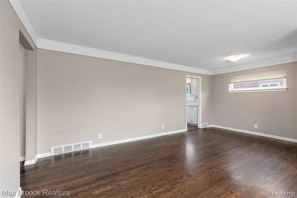 Madison Heights, MI 48071,1751 Chaucer Avenue