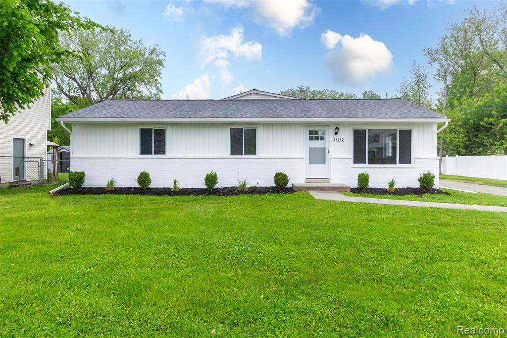 St. Clair Shores, MI 48082,32330 Robeson Street