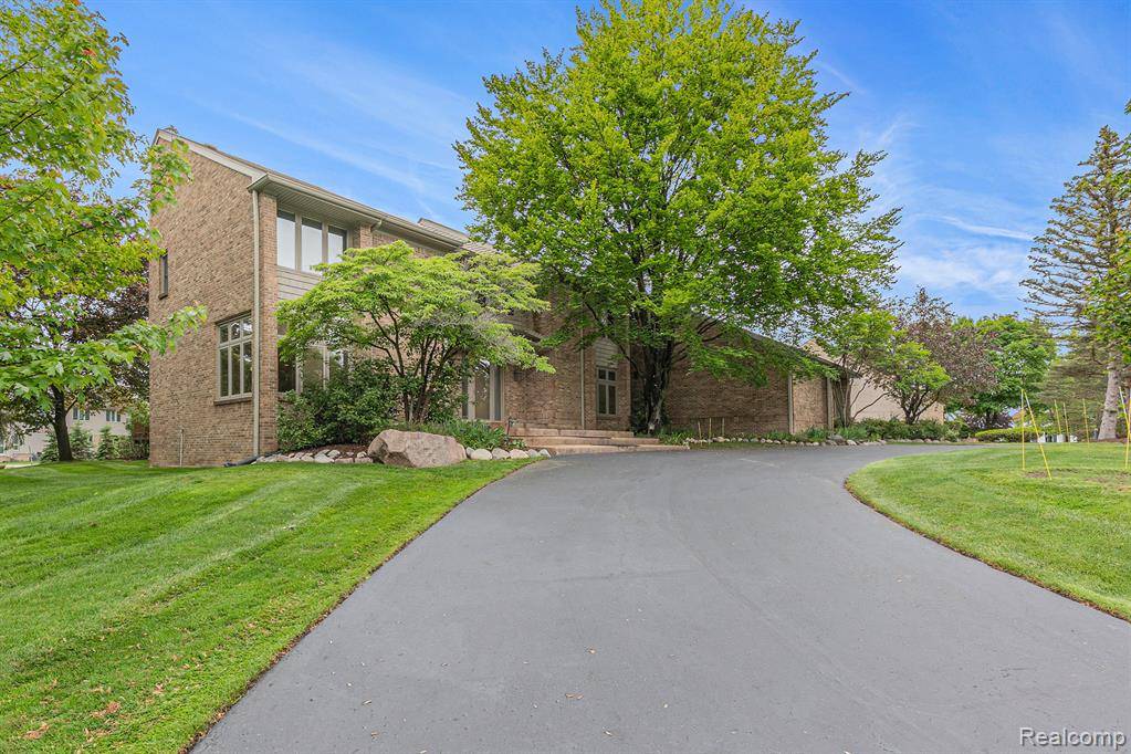 Bloomfield Twp, MI 48302,3870 Glen Falls Drive