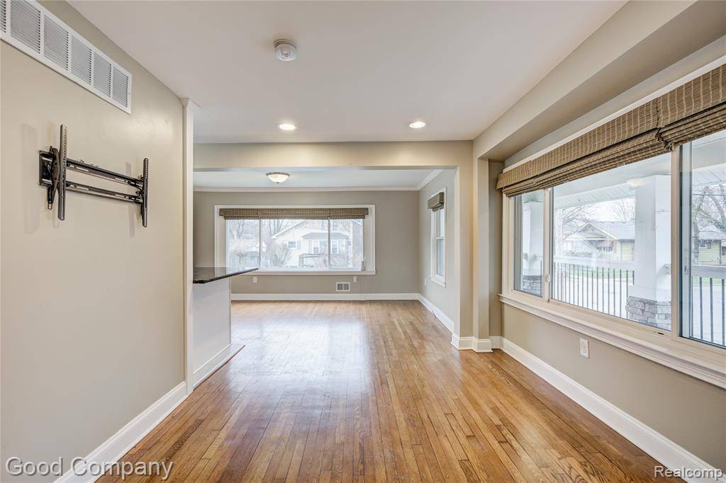 Royal Oak, MI 48067,1002 Batavia Avenue