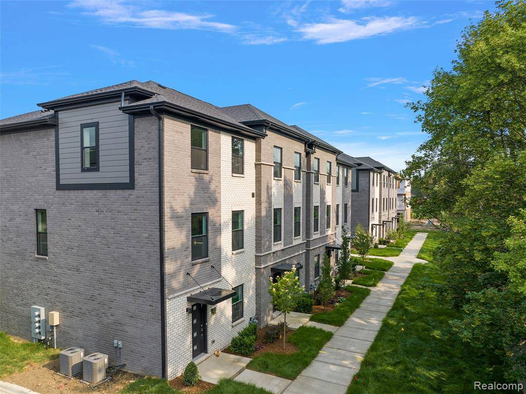 Troy, MI 48084,2817 Summers Place