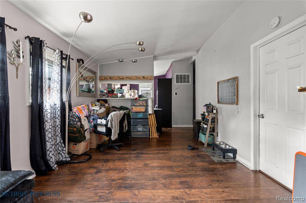 Taylor, MI 48180,7953 Elm Street