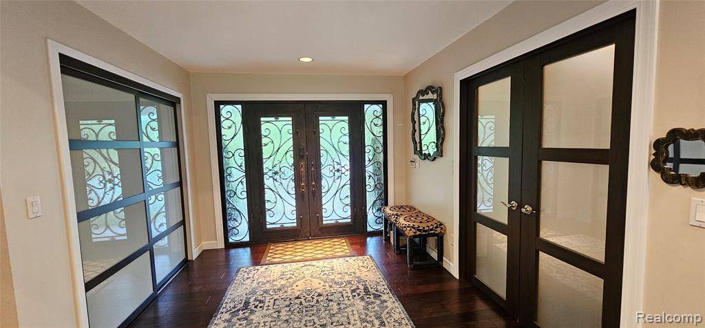 West Bloomfield Twp, MI 48323,5084 Champlain Circle