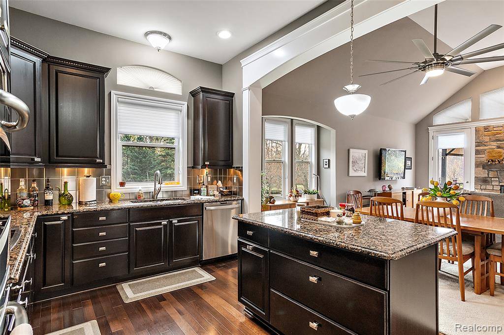 Clinton Twp, MI 48036,21118 LILAC Lane