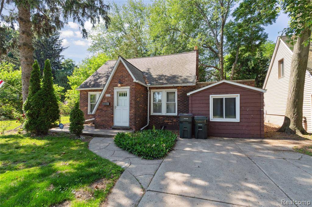 St. Clair Shores, MI 48080,21612 Harper Lake Avenue