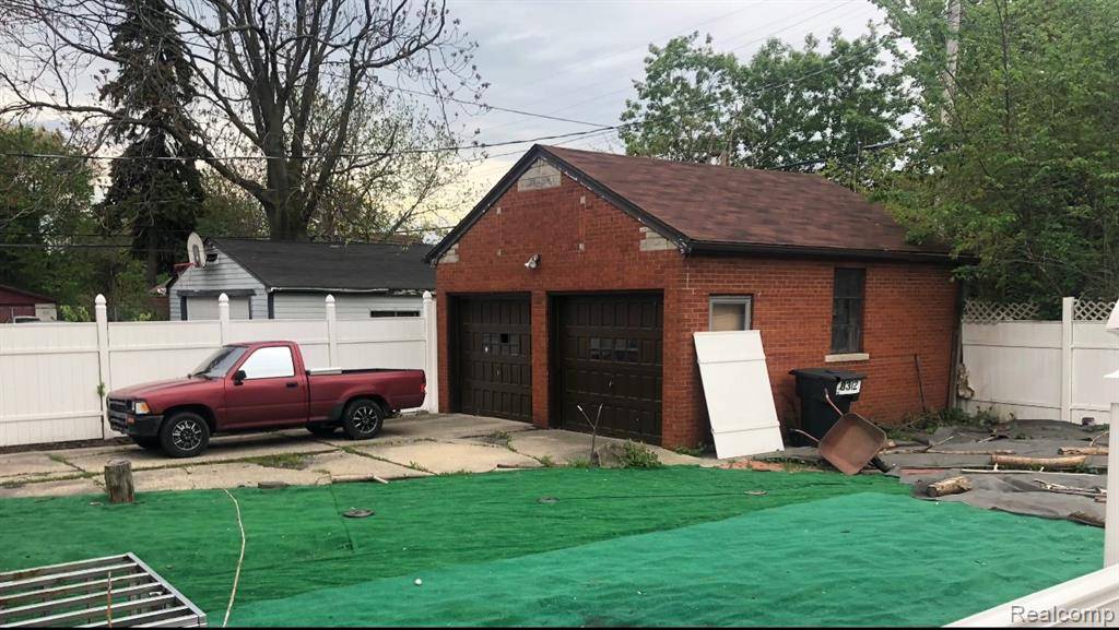 Detroit, MI 48213,8312 E Outer Drive