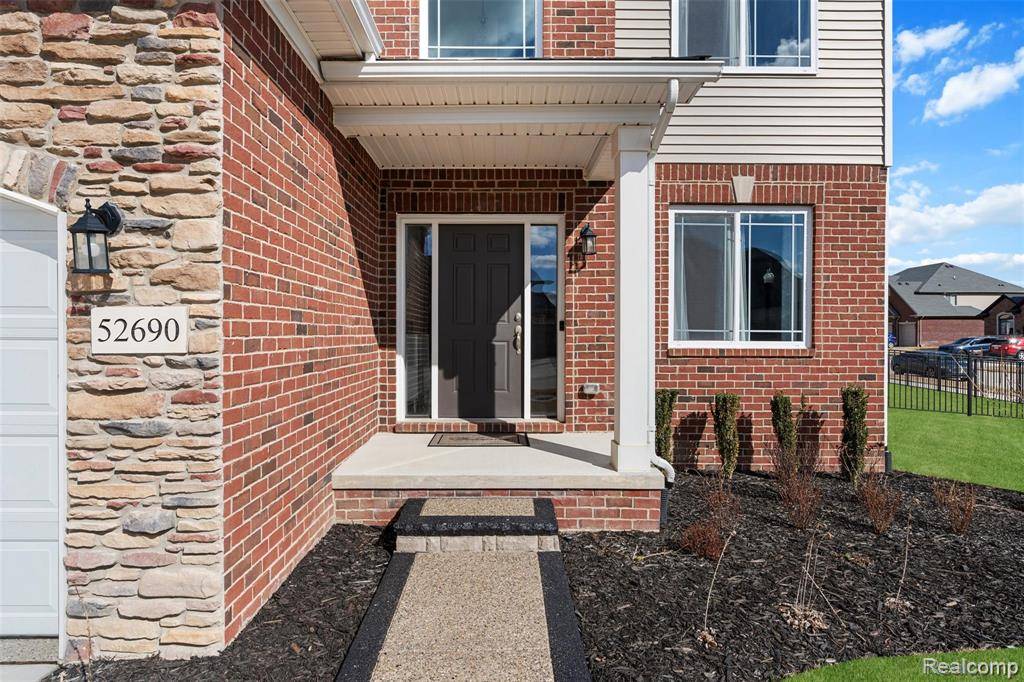 Macomb Twp, MI 48042,52690 Char Marie