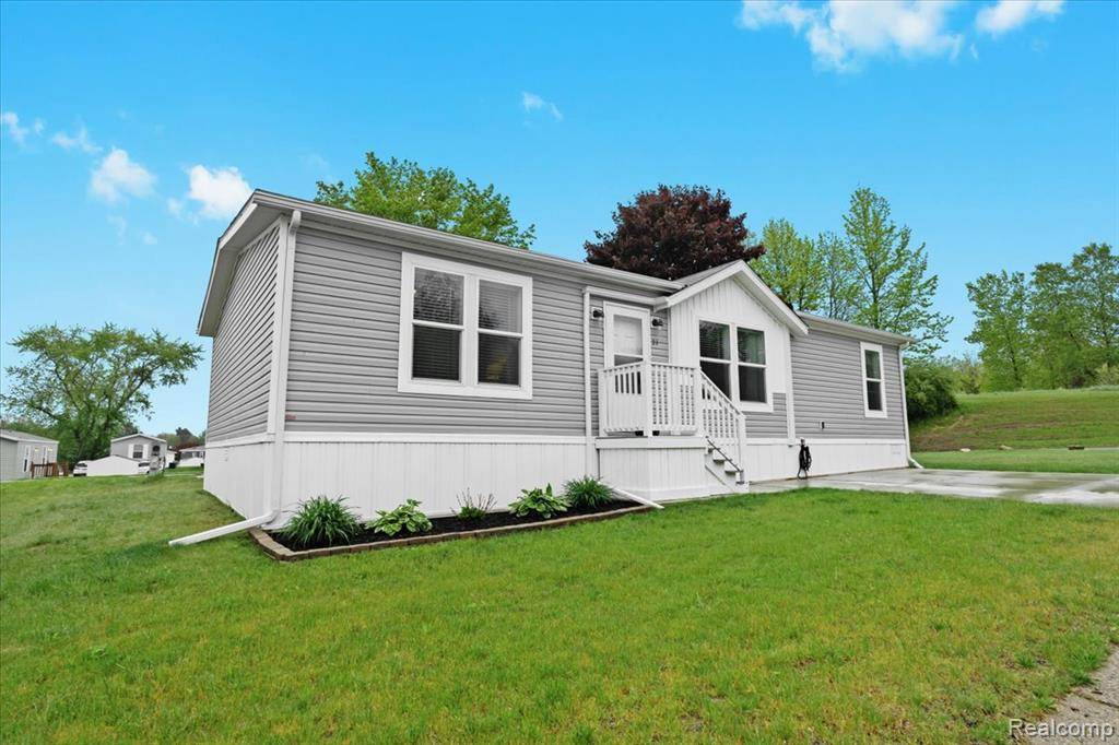Highland Twp, MI 48357,21 Pine