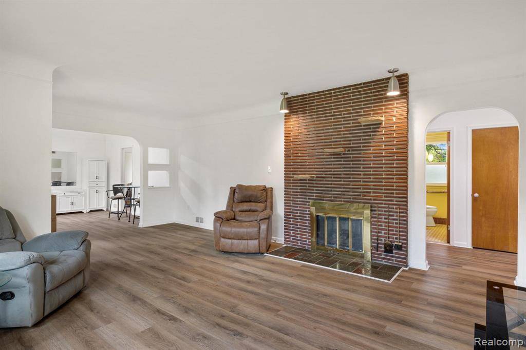 Clinton Twp, MI 48035,36195 Farmbrook Drive