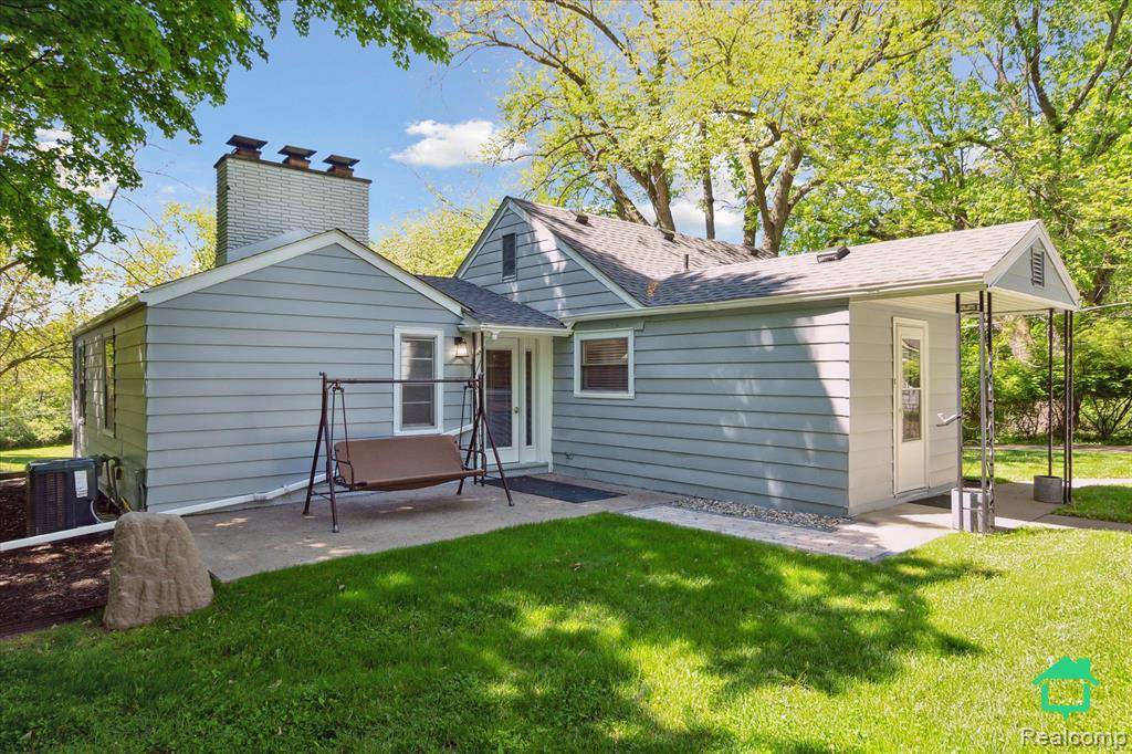 Farmington Hills, MI 48336,32590 W Eleven Mile Rd
