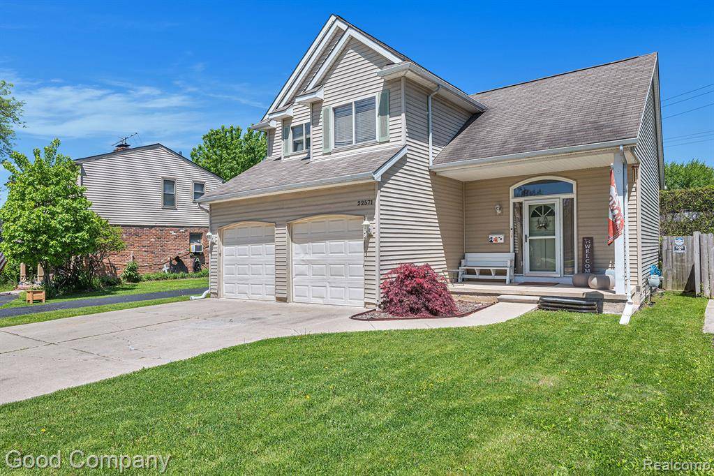 St. Clair Shores, MI 48082,22571 E 13 Mile Road