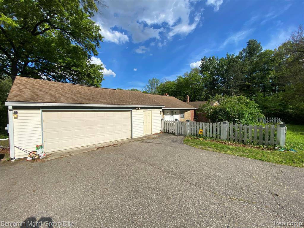 Franklin Vlg, MI 48025,30430 Inkster Road