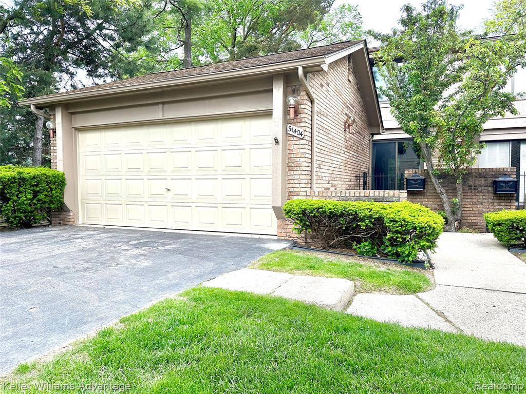 Farmington, MI 48334,31404 Hunters Circle Drive