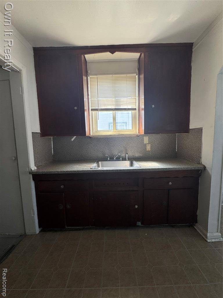Detroit, MI 48228,6490 Stahelin Avenue