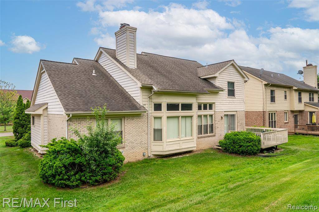 West Bloomfield Twp, MI 48322,4798 WALNUT CREEK Drive