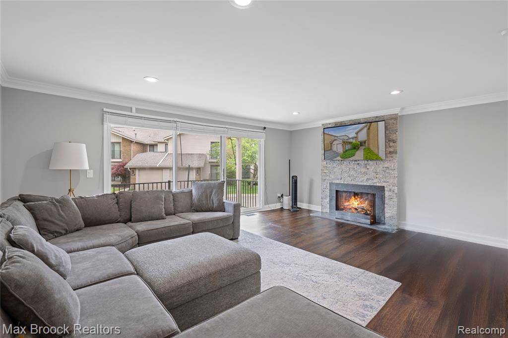 Bloomfield Hills, MI 48301,6487 Maple Hills Drive