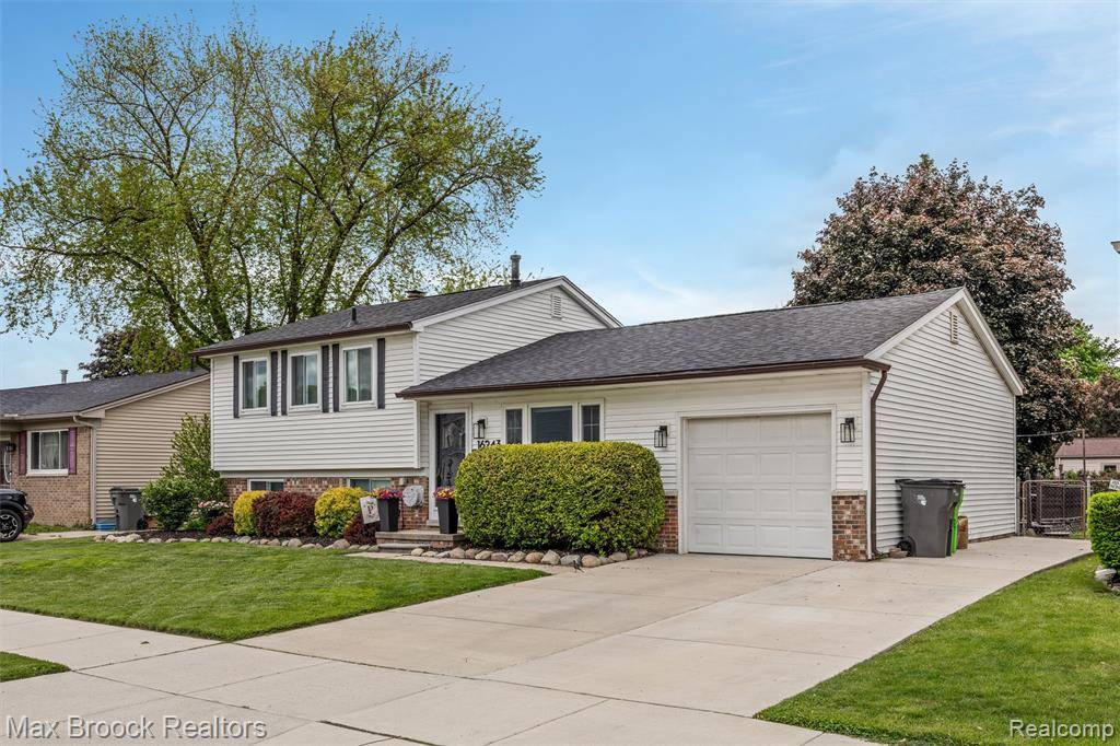 Clinton Twp, MI 48038,16243 Picton Court