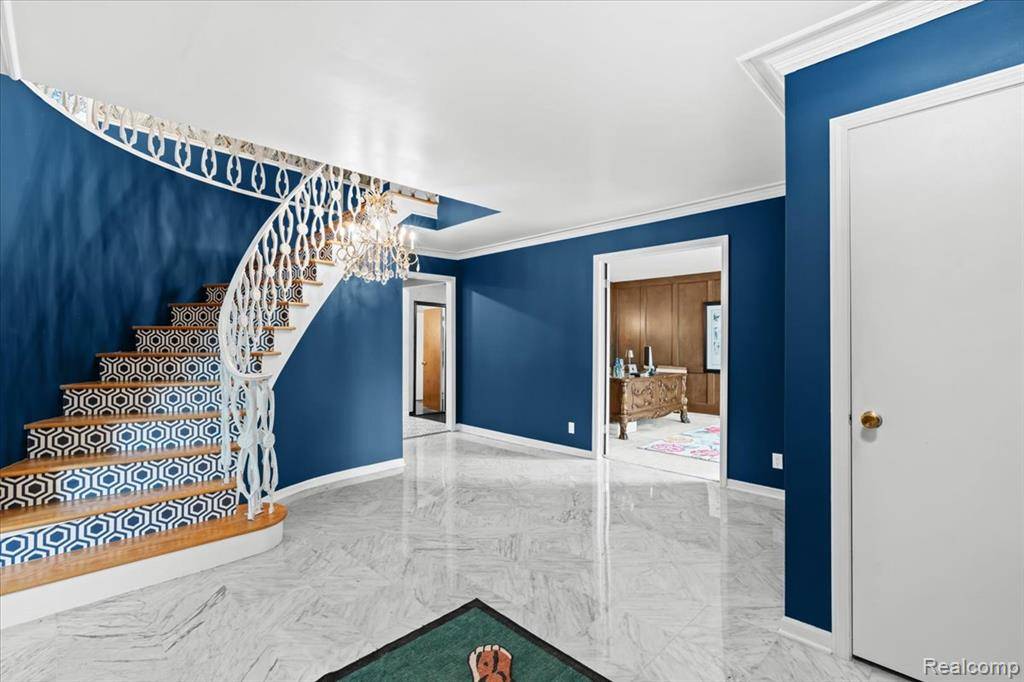 Farmington Hills, MI 48335,25795 Livingston Circle
