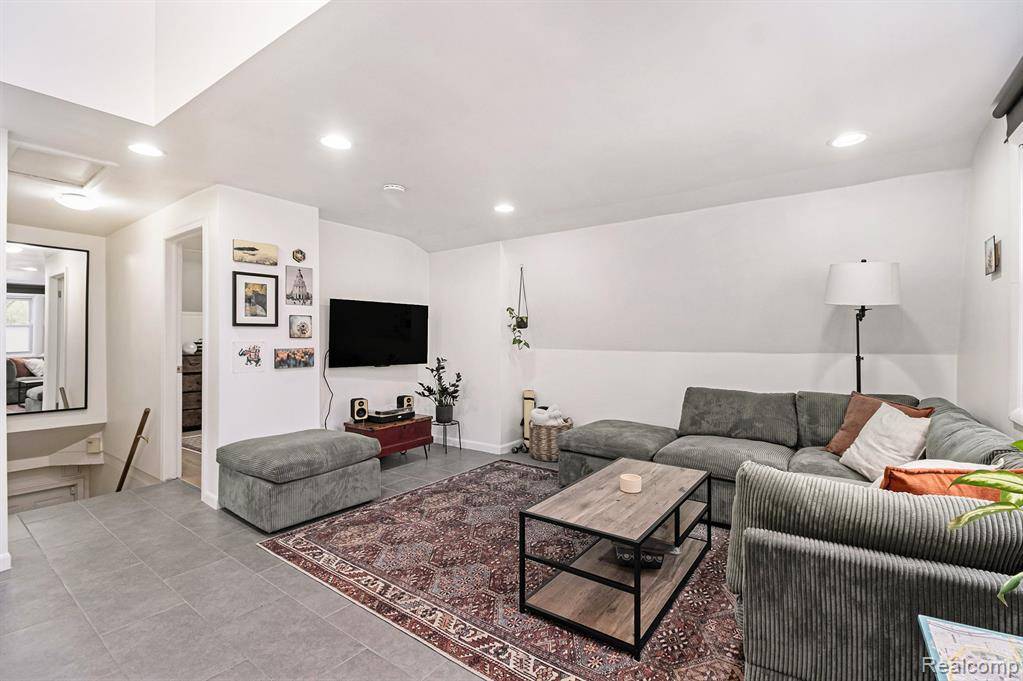 Ferndale, MI 48220,286 Withington Street