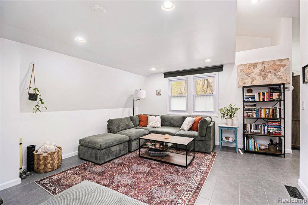 Ferndale, MI 48220,286 Withington Street